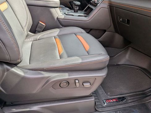 Certified 2025 GMC Sierra 1500 AT4 w/ AT4 Premium Package AWD/4WD image 29