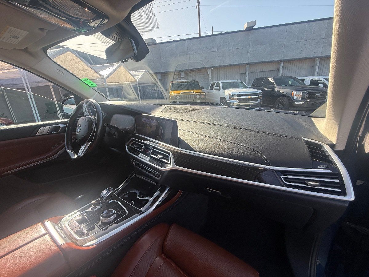 Used 2020 BMW X7 xDrive40i w/ Premium Package AWD/4WD image 16