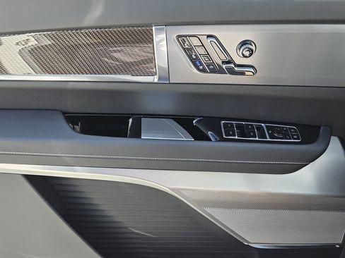 New 2027 Cadillac Vistiq Sport AWD/4WD image 16