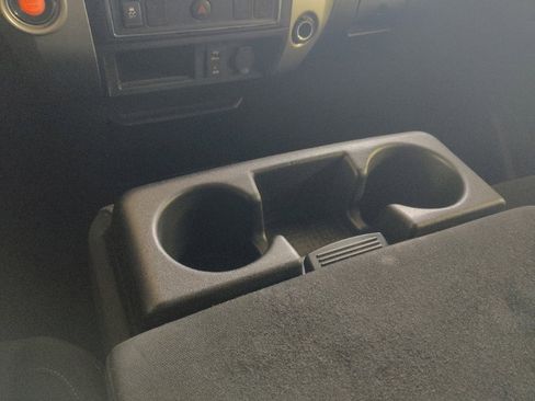 Used 2017 Nissan Titan SV image 26