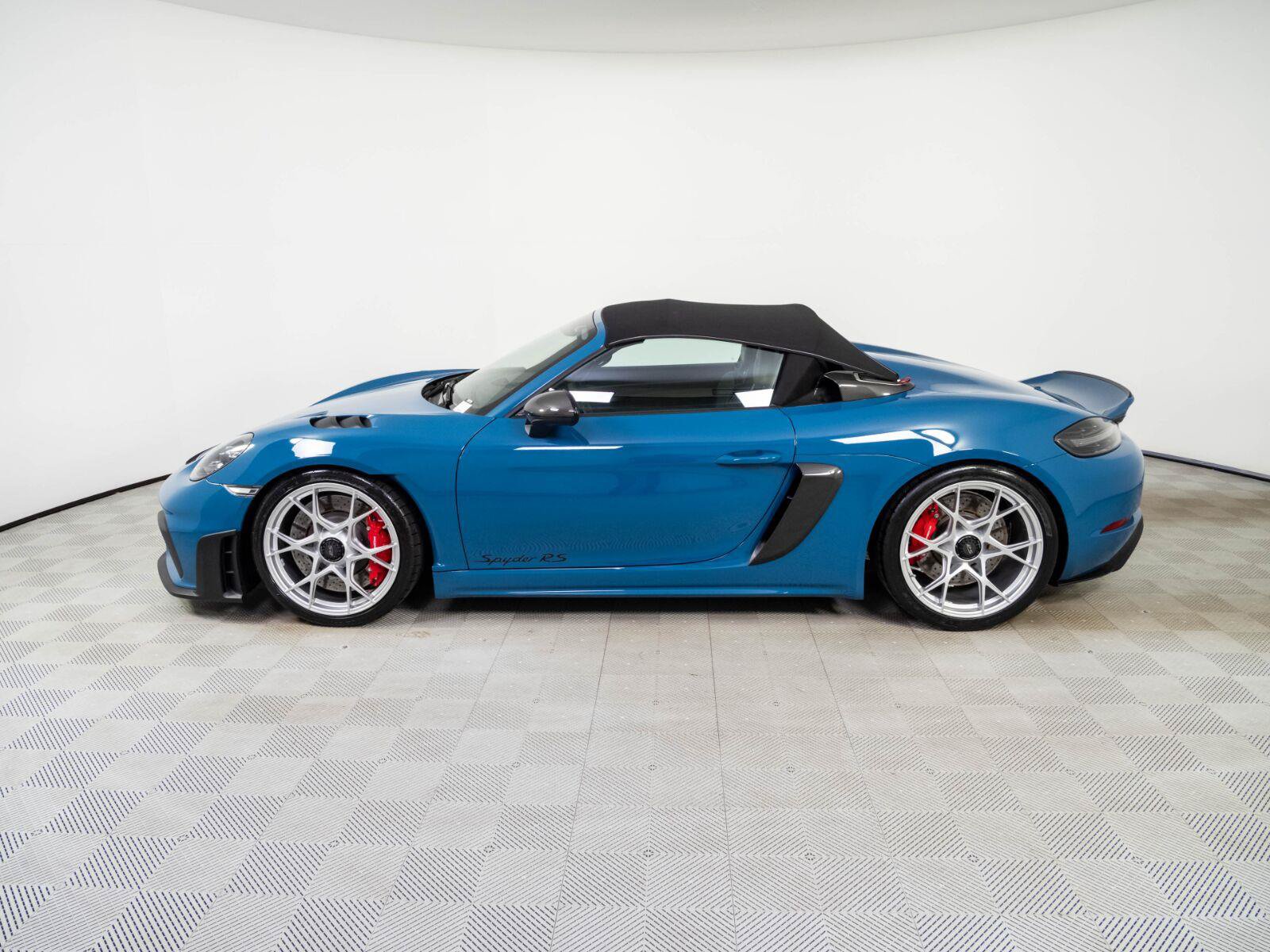 Used 2024 Porsche 718 Boxster Spyder RS RWD image 32