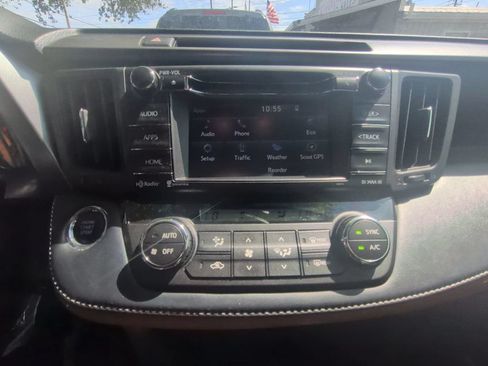 Used 2018 Toyota RAV4 SE w/ Power Extra Value Package FWD image 19