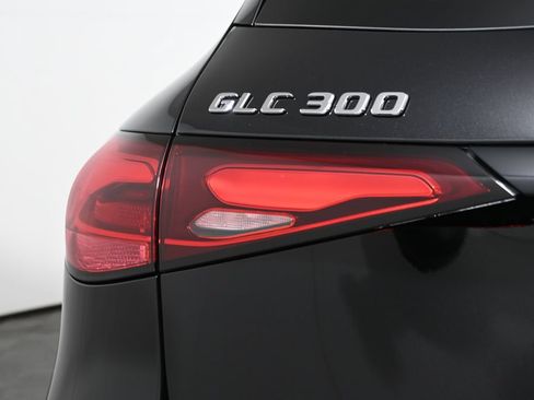 Used 2026 Mercedes-Benz GLC 300 4MATIC image 12