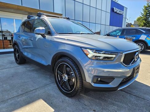 Used 2020 Volvo XC40 T5 Momentum AWD/4WD image 3