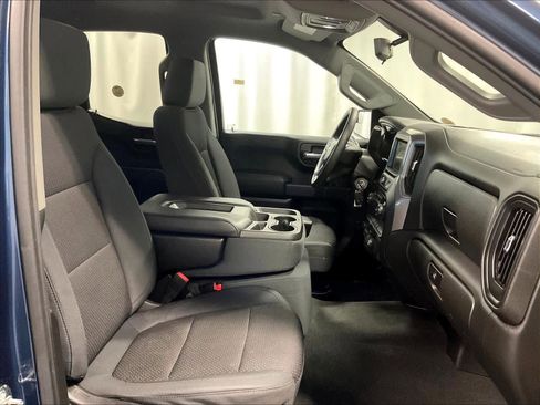 Used 2019 Chevrolet Silverado 1500 Custom w/ Custom Value Package image 11