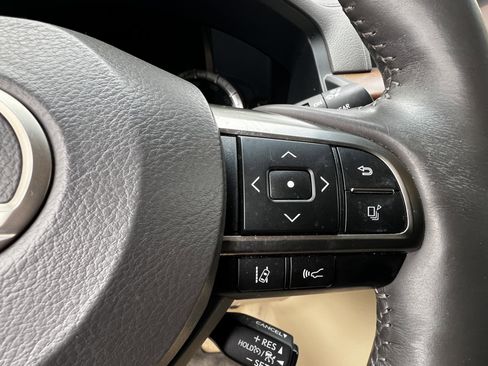 Used 2020 Lexus LX 570 4WD w/ Luxury Package image 20