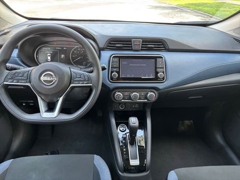 Used 2025 Nissan Versa SV FWD image 28