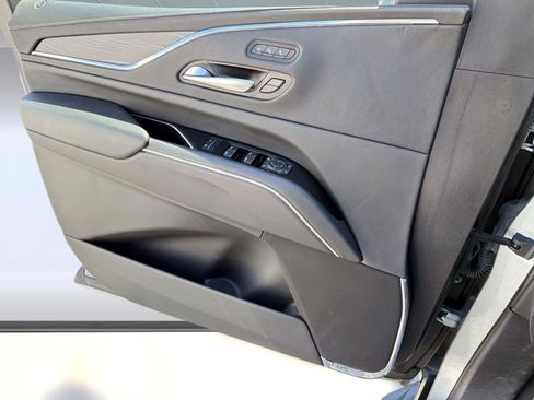 Certified 2023 Cadillac Escalade Sport AWD/4WD image 21