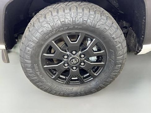 New 2026 Toyota 4Runner SR5 AWD/4WD image 11