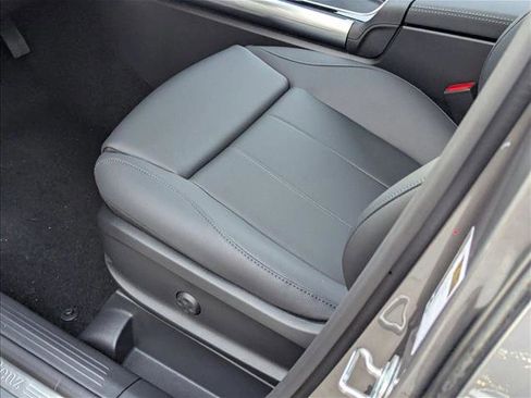 Used 2026 Mercedes-Benz GLA 250 image 4