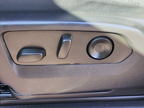 Used 2025 Chevrolet Silverado 1500 LT image 11