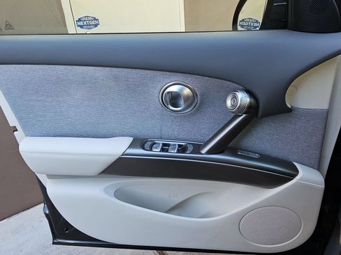 Certified 2025 Genesis GV60 RWD image 27