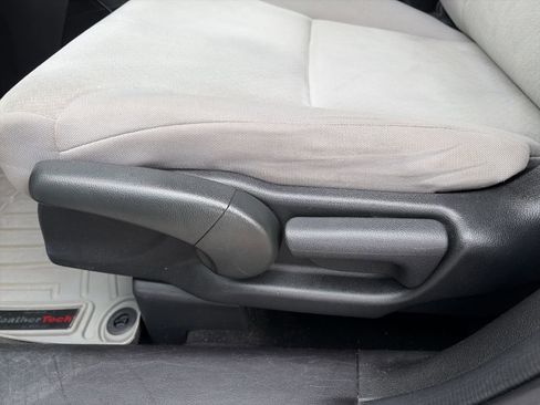 Used 2015 Honda CR-V LX image 13