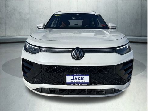New 2026 Volkswagen Tiguan SEL R-Line image 8