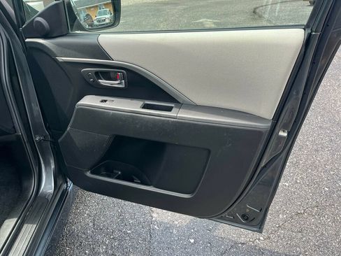 Used 2012 MAZDA MAZDA5 Touring w/ Moonroof & Audio Pkg FWD image 15