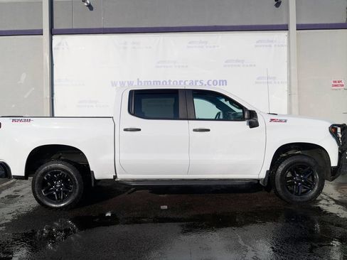 Used 2020 Chevrolet Silverado 1500 Custom Trail Boss w/ Custom Convenience Package AWD/4WD image 7