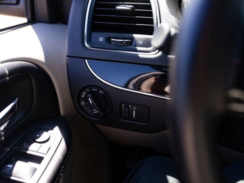 Used 2019 Dodge Grand Caravan SXT FWD image 13