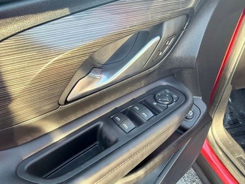 Used 2024 GMC Terrain SLE w/ Driver Convenience Package image 12