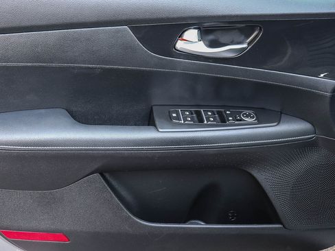 Used 2023 Kia Forte GT-Line w/ GT-Line Premium Package FWD image 25