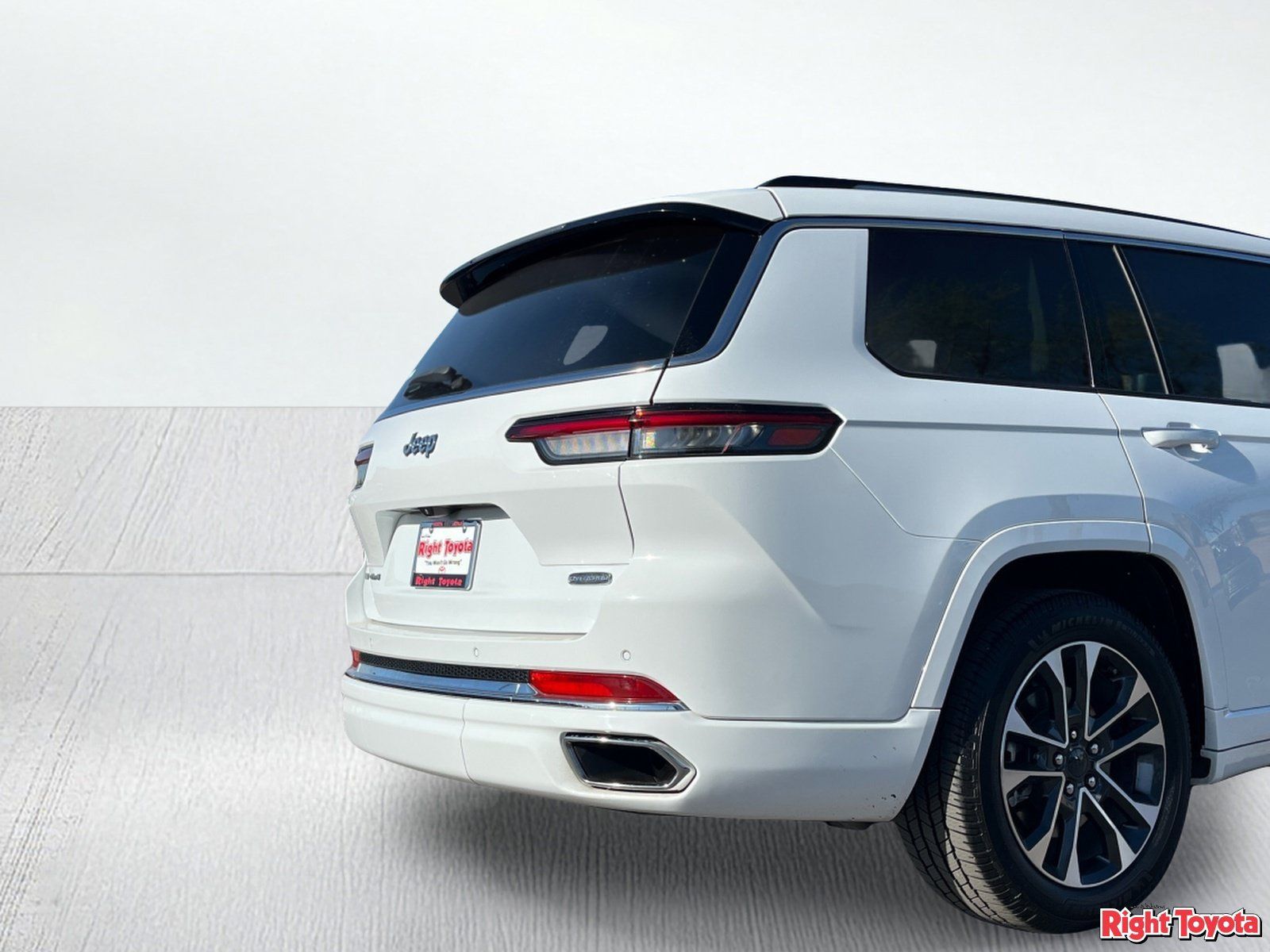Used 2023 Jeep Grand Cherokee L Overland AWD/4WD image 11