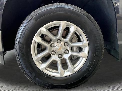 Used 2024 Chevrolet Silverado 1500 LT AWD/4WD image 21