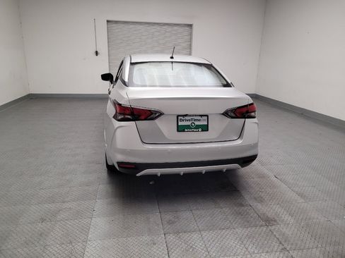 Used 2021 Nissan Versa S FWD image 6