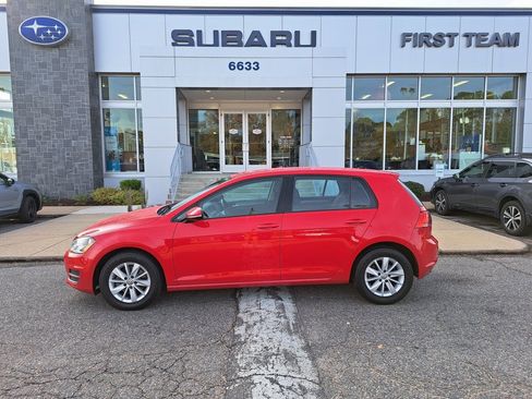 Used 2017 Volkswagen Golf S image 3