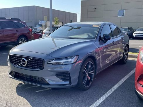 Used 2022 Volvo S60 T8 R-Design Expression w/ Premium Package AWD/4WD image 2