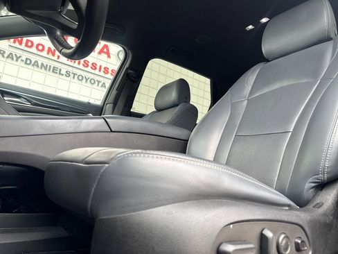 Used 2022 Buick Enclave Premium image 9