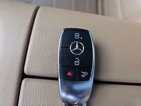 Used 2024 Mercedes-Benz GLE 350 4MATIC image 36
