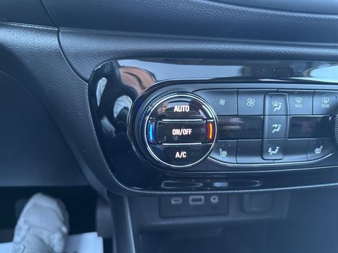 Used 2023 Buick Encore GX Essence w/ Experience Buick Package image 18