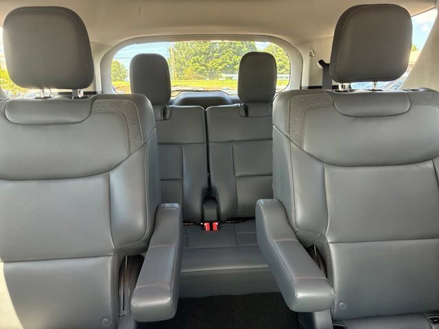 Used 2025 Ford Explorer Active w/ Active Comfort Package RWD image 45