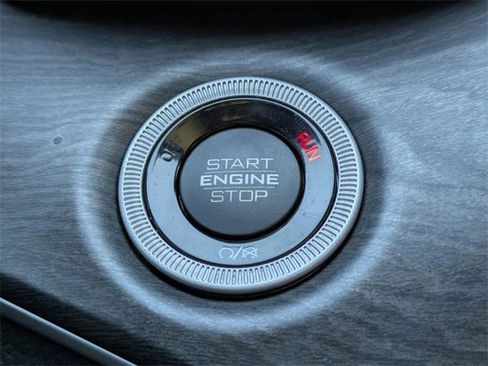 Used 2023 Jeep Grand Cherokee Limited image 33