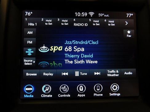 Used 2018 Chrysler 300 Limited image 38