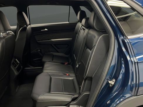 Used 2022 Volkswagen Atlas Cross Sport SE image 11