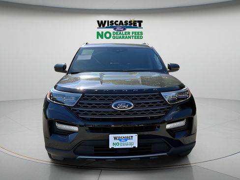 Used 2023 Ford Explorer XLT w/ Equipment Group 202A AWD/4WD image 10