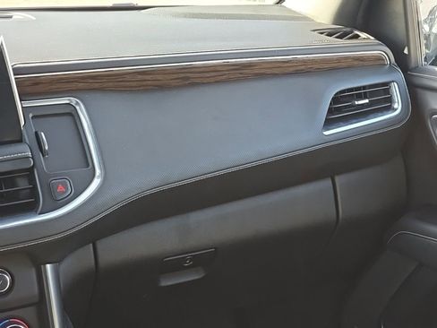 Used 2021 Chevrolet Tahoe Premier w/ Premium Package image 36