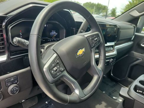 Used 2025 Chevrolet Silverado 2500 LT w/ Convenience Package AWD/4WD image 17