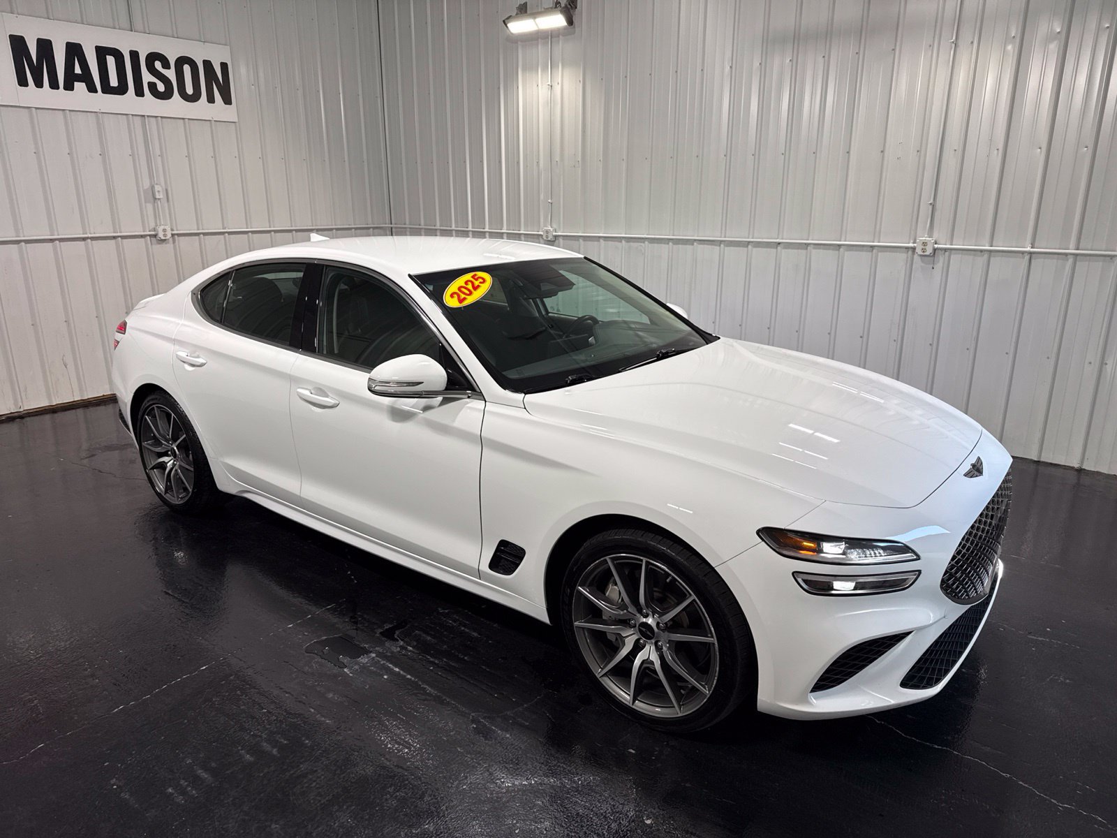 Used 2025 Genesis G70 2.5T AWD/4WD image 7