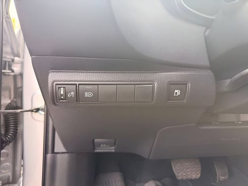 Used 2026 Toyota Corolla LE AWD/4WD image 9