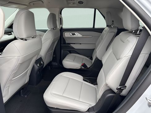 New 2026 Ford Explorer Active w/ Active Comfort Package AWD/4WD image 5