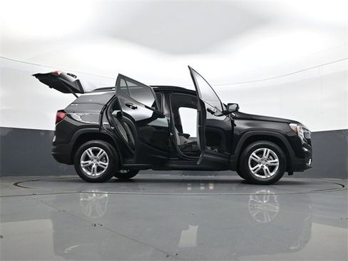 Used 2023 GMC Terrain SLE w/ Driver Convenience Package image 33