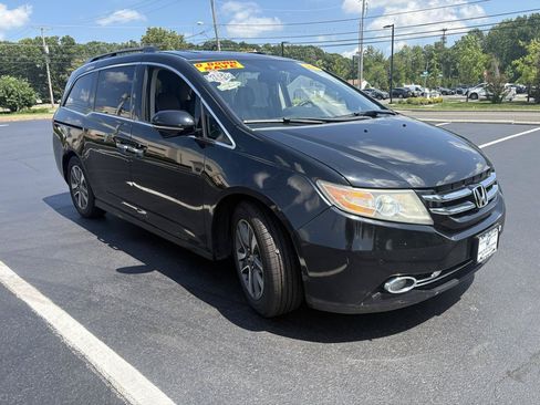Used 2015 Honda Odyssey Touring image 3