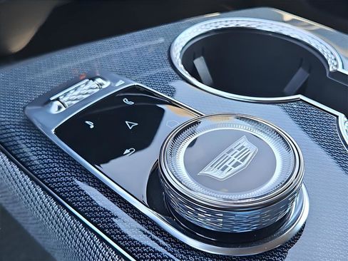 New 2025 Cadillac Optiq Sport 1 w/ LPO, ONYX Package image 13