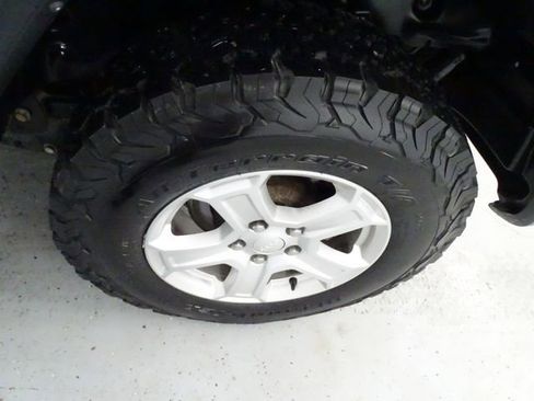 Used 2018 Jeep Wrangler Sport S image 20