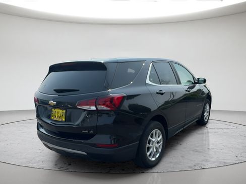 Used 2022 Chevrolet Equinox LT w/ Driver Convenience Package AWD/4WD image 8