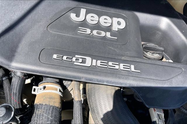 Used 2022 Jeep Gladiator Rubicon w/ LED Lighting Group AWD/4WD image 35