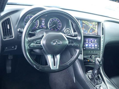 Used 2019 INFINITI Q60 3.0t Luxe w/ Essential Package AWD/4WD image 16