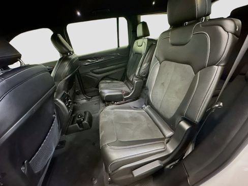 Used 2023 Jeep Grand Cherokee L Laredo AWD/4WD image 28