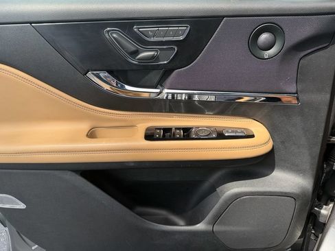 Used 2022 Lincoln Corsair Reserve w/ Luxury Package FWD image 34